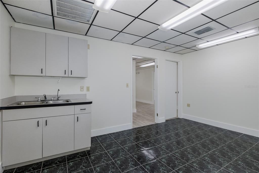 待售: $74,400 (0 贝兹, 0 浴室, 6144 平方英尺)