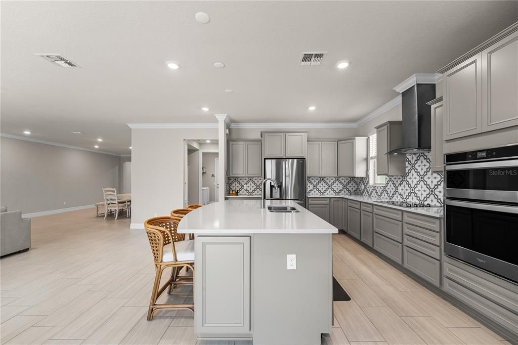 For Sale: $579,000 (4 beds, 3 baths, 2690 Square Feet)