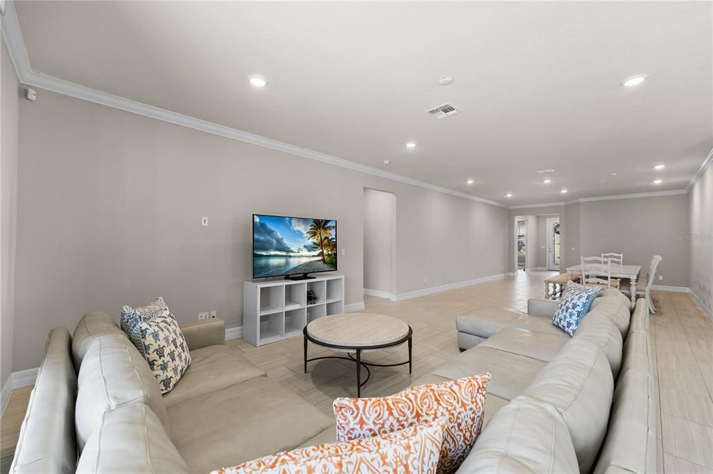 For Sale: $579,000 (4 beds, 3 baths, 2690 Square Feet)