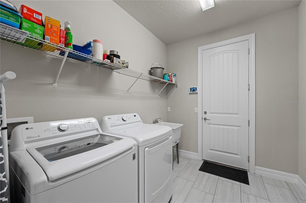 For Sale: $579,000 (4 beds, 3 baths, 2690 Square Feet)