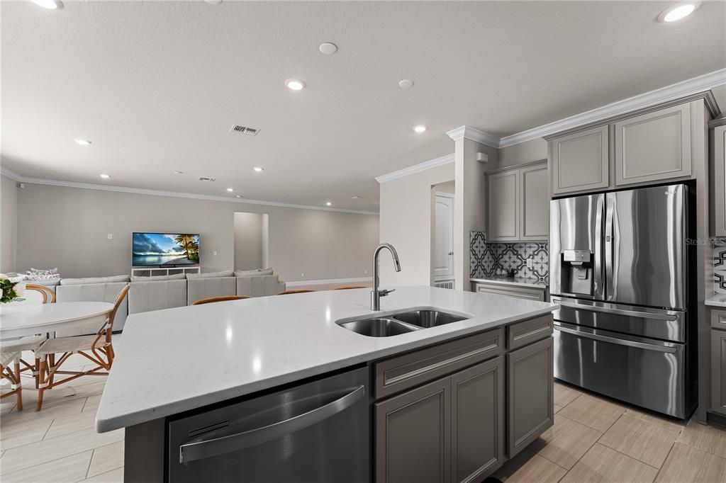 For Sale: $579,000 (4 beds, 3 baths, 2690 Square Feet)