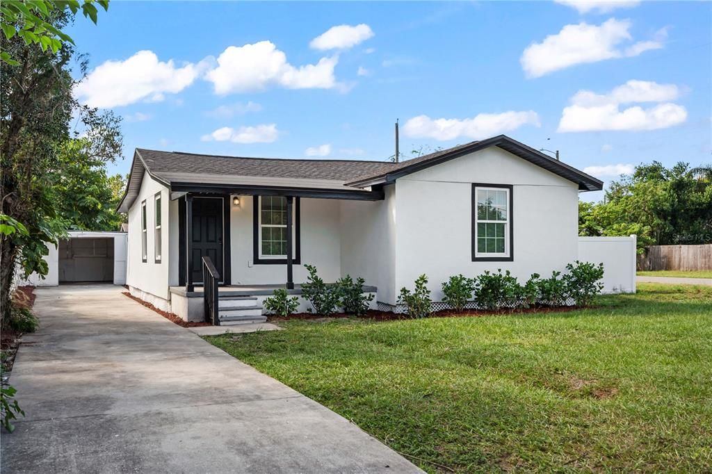 最近售出: $300,000 (3 贝兹, 2 浴室, 1005 平方英尺)