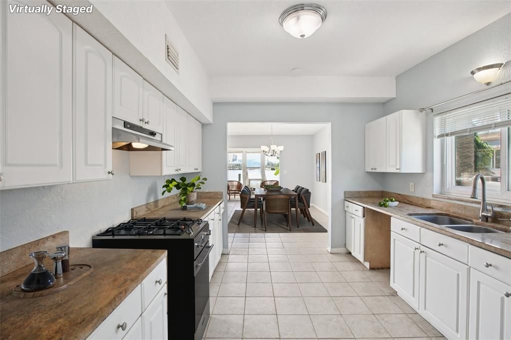 For Sale: $885,000 (4 beds, 2 baths, 2175 Square Feet)