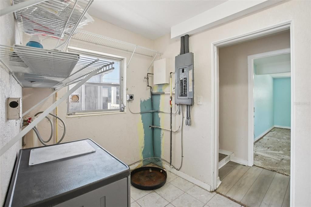 For Sale: $885,000 (4 beds, 2 baths, 2175 Square Feet)