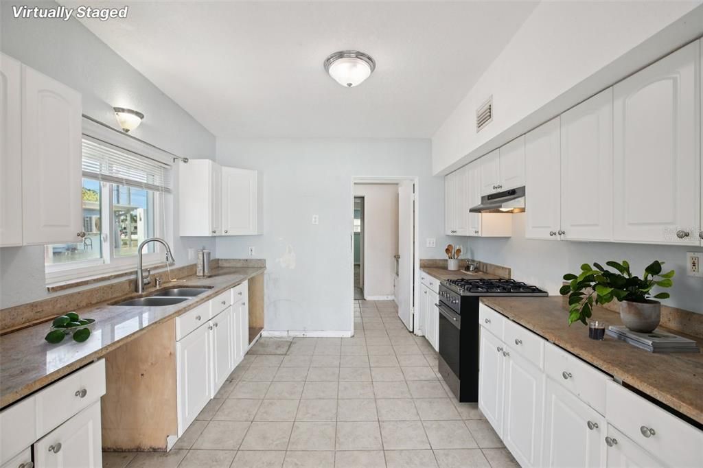 For Sale: $885,000 (4 beds, 2 baths, 2175 Square Feet)