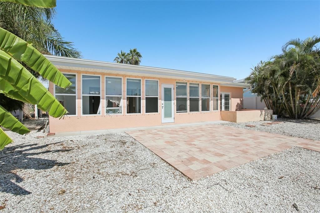 For Sale: $885,000 (4 beds, 2 baths, 2175 Square Feet)