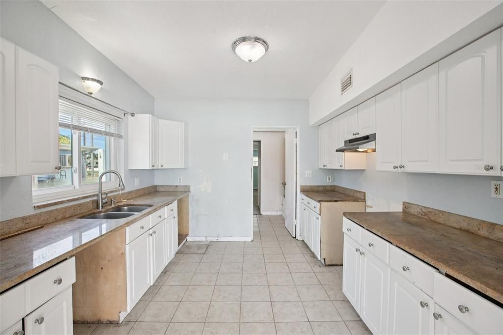 For Sale: $885,000 (4 beds, 2 baths, 2175 Square Feet)