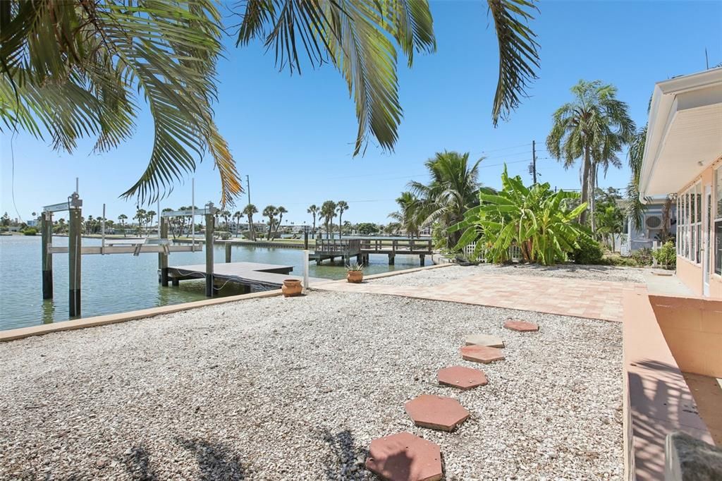 For Sale: $885,000 (4 beds, 2 baths, 2175 Square Feet)