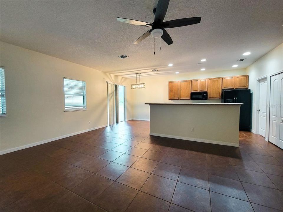 En Renta: $1,699 (3 camas, 2 baños, 1884 Pies cuadrados)