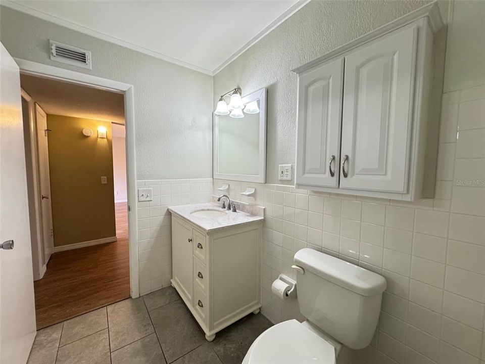 合同活跃: $144,750 (2 贝兹, 2 浴室, 1400 平方英尺)