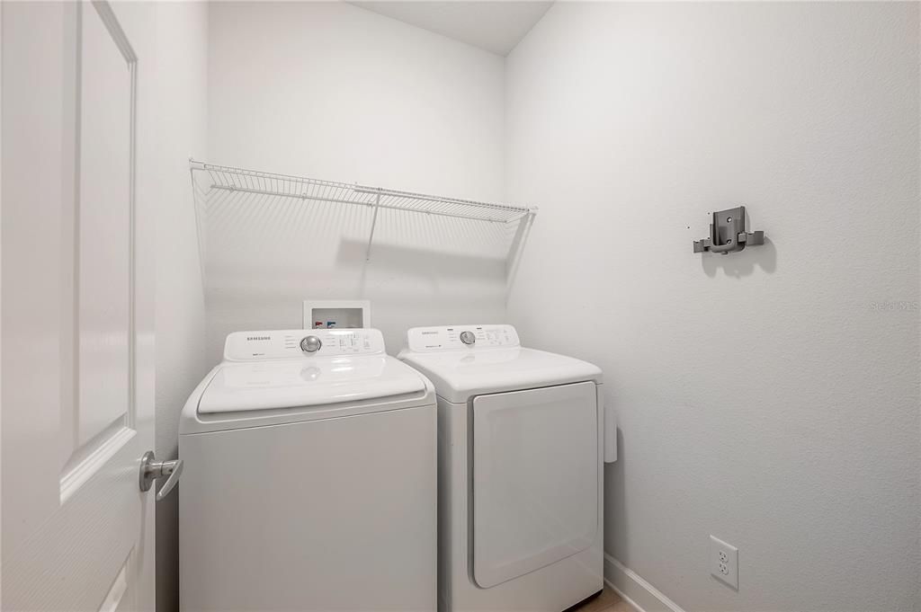 Active With Contract: $424,900 (4 beds, 3 baths, 2396 Square Feet)