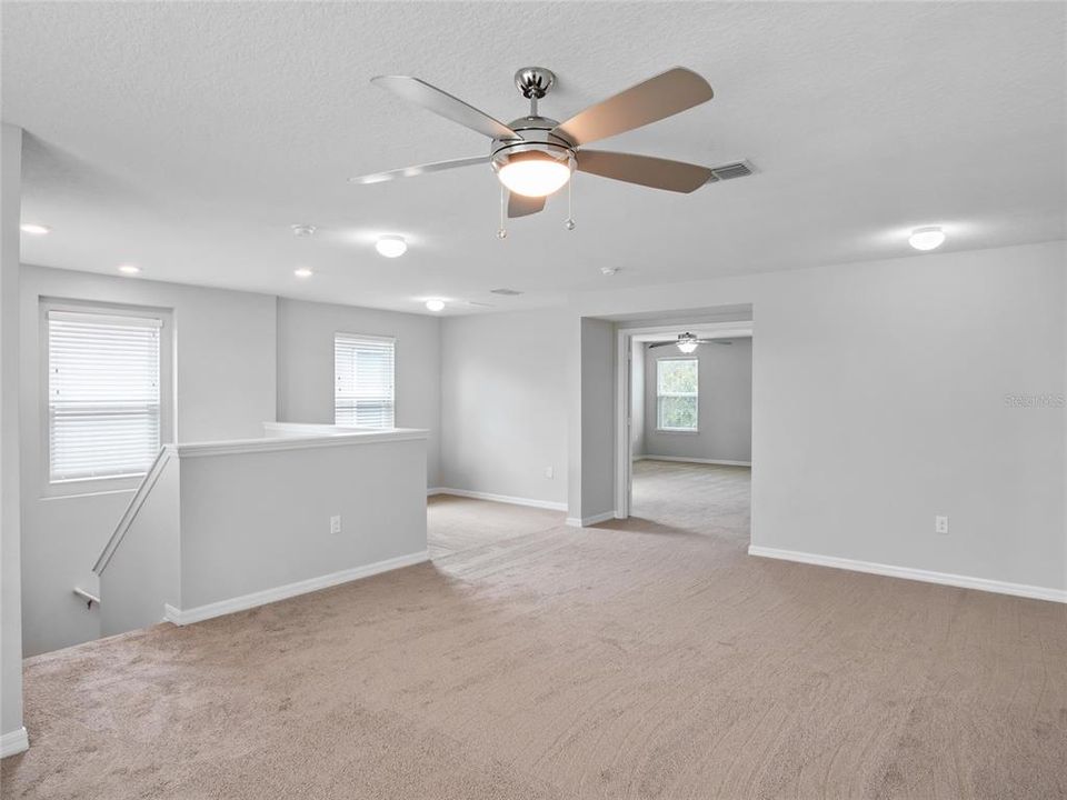 En Venta: $589,000 (3 camas, 3 baños, 2607 Pies cuadrados)