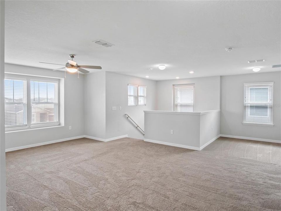 En Venta: $589,000 (3 camas, 3 baños, 2607 Pies cuadrados)