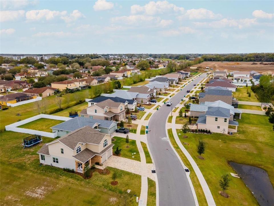 For Sale: $515,000 (4 beds, 2 baths, 2419 Square Feet)