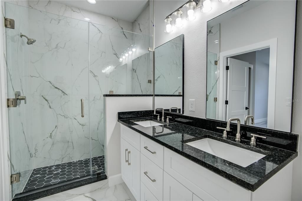 В аренду: $2,300 (2 спален, 2 ванн, 1556 Квадратных фут)