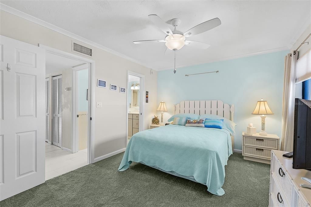 待售: $949,999 (2 贝兹, 2 浴室, 1235 平方英尺)