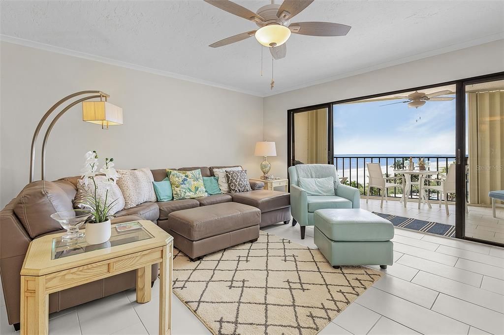 待售: $949,999 (2 贝兹, 2 浴室, 1235 平方英尺)