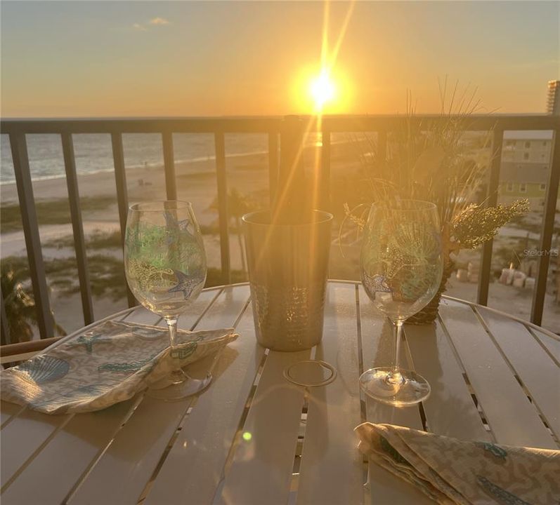 待售: $949,999 (2 贝兹, 2 浴室, 1235 平方英尺)