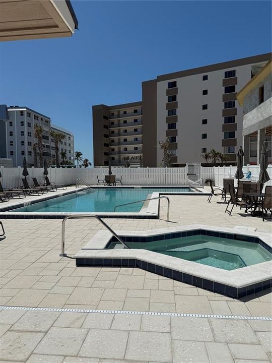 待售: $949,999 (2 贝兹, 2 浴室, 1235 平方英尺)