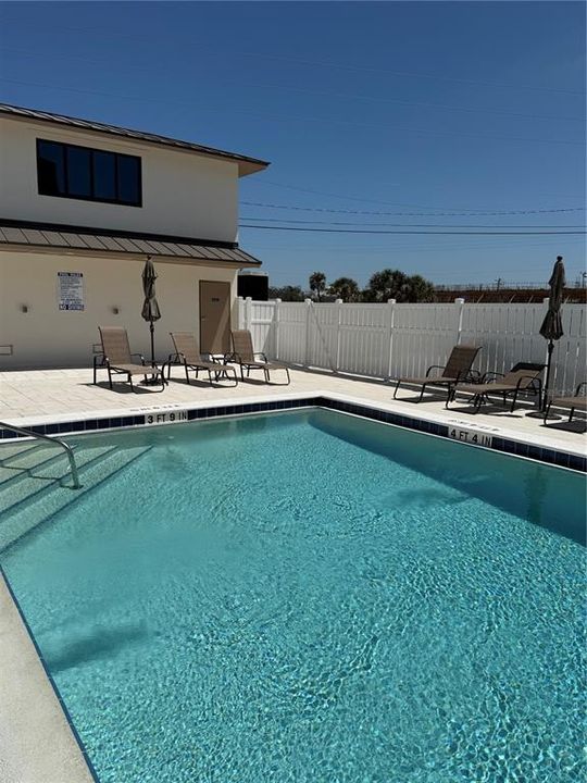 待售: $949,999 (2 贝兹, 2 浴室, 1235 平方英尺)