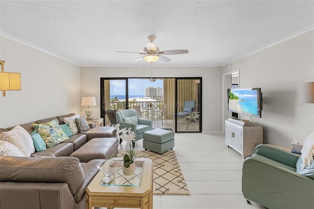 待售: $949,999 (2 贝兹, 2 浴室, 1235 平方英尺)