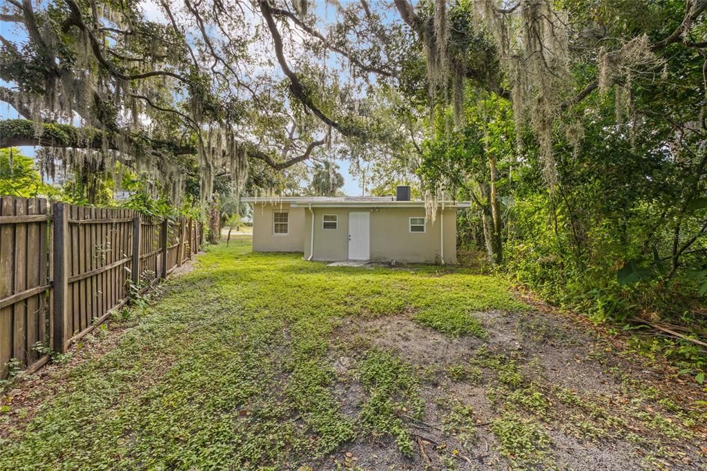 For Sale: $197,900 (3 beds, 2 baths, 934 Square Feet)