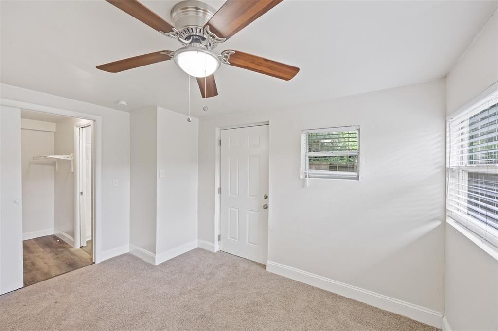 For Sale: $197,900 (3 beds, 2 baths, 934 Square Feet)