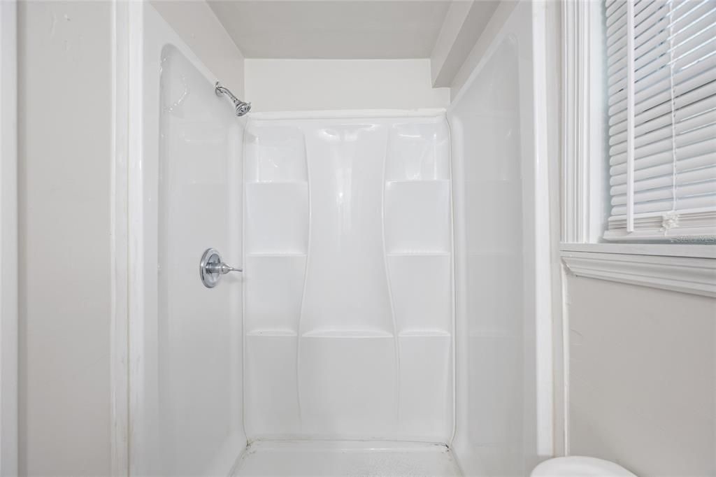 For Sale: $197,900 (3 beds, 2 baths, 934 Square Feet)