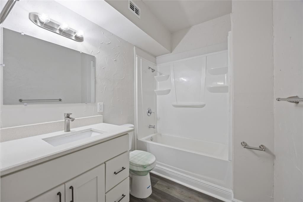 For Sale: $197,900 (3 beds, 2 baths, 934 Square Feet)