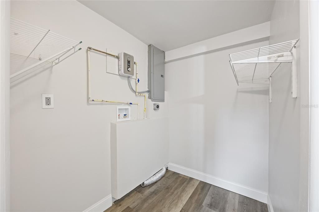 For Sale: $197,900 (3 beds, 2 baths, 934 Square Feet)