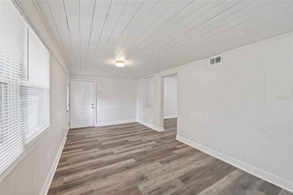 For Sale: $197,900 (3 beds, 2 baths, 934 Square Feet)