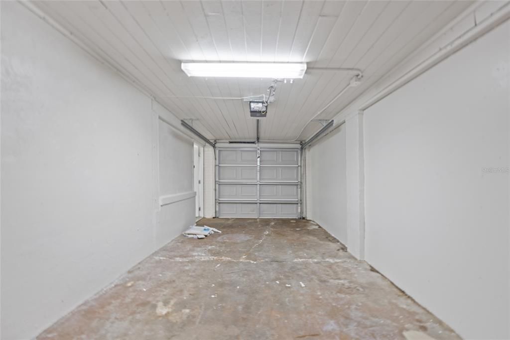 For Sale: $197,900 (3 beds, 2 baths, 934 Square Feet)