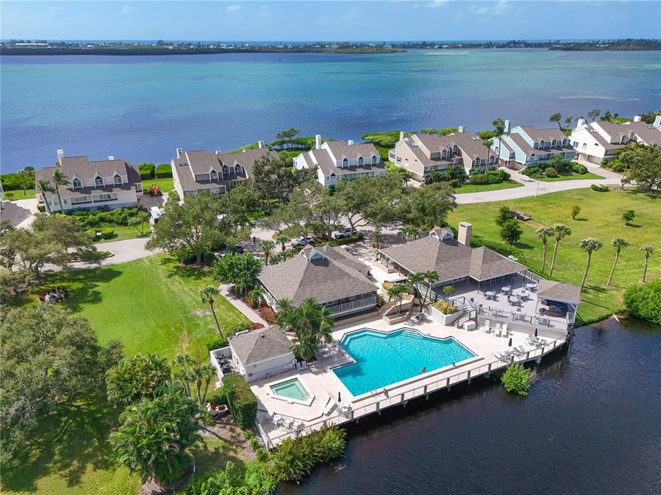 Active With Contract: $460,000 (2 beds, 2 baths, 1705 Square Feet)