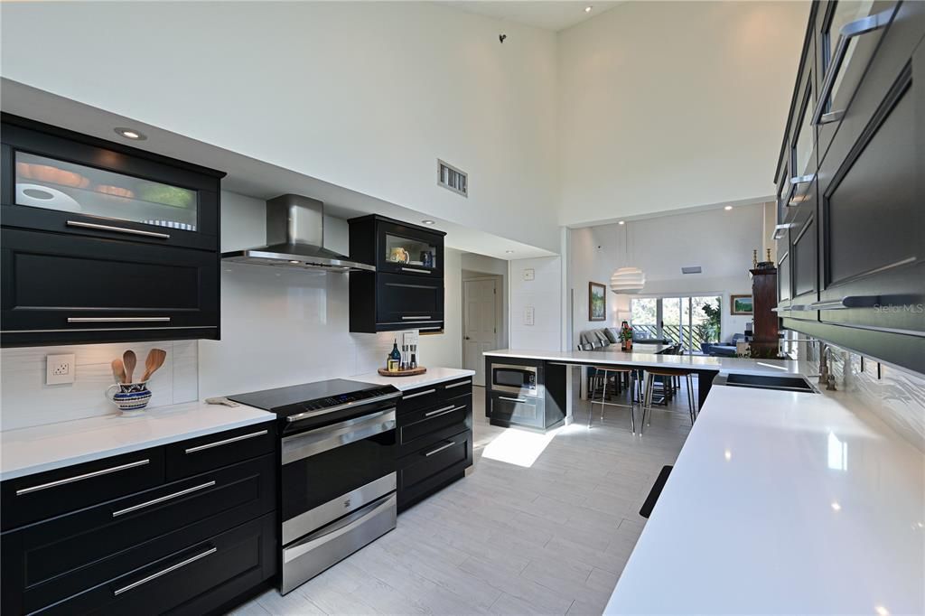 Active With Contract: $460,000 (2 beds, 2 baths, 1705 Square Feet)