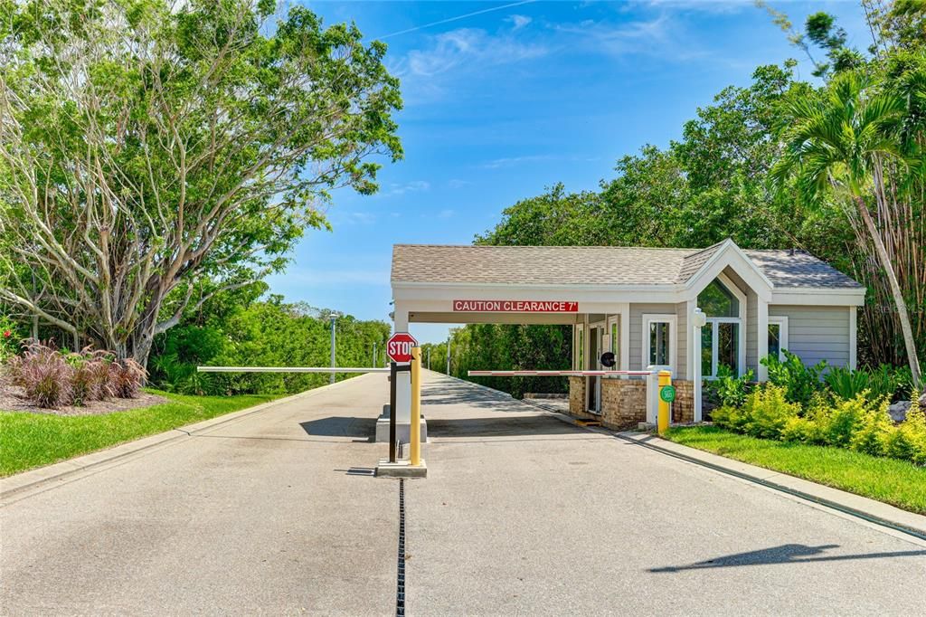 Active With Contract: $460,000 (2 beds, 2 baths, 1705 Square Feet)