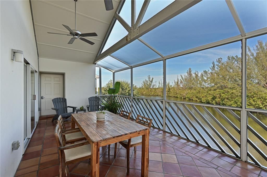 Active With Contract: $460,000 (2 beds, 2 baths, 1705 Square Feet)