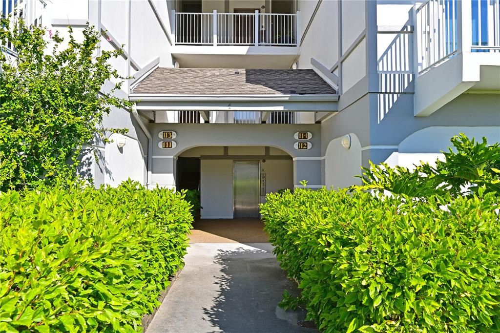 Active With Contract: $460,000 (2 beds, 2 baths, 1705 Square Feet)