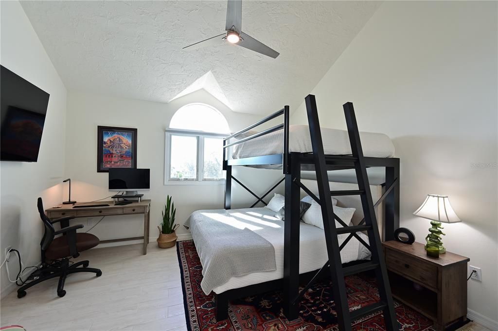 Active With Contract: $460,000 (2 beds, 2 baths, 1705 Square Feet)