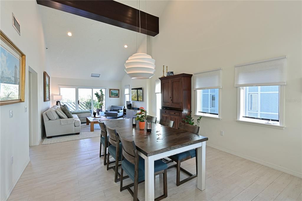 Active With Contract: $460,000 (2 beds, 2 baths, 1705 Square Feet)