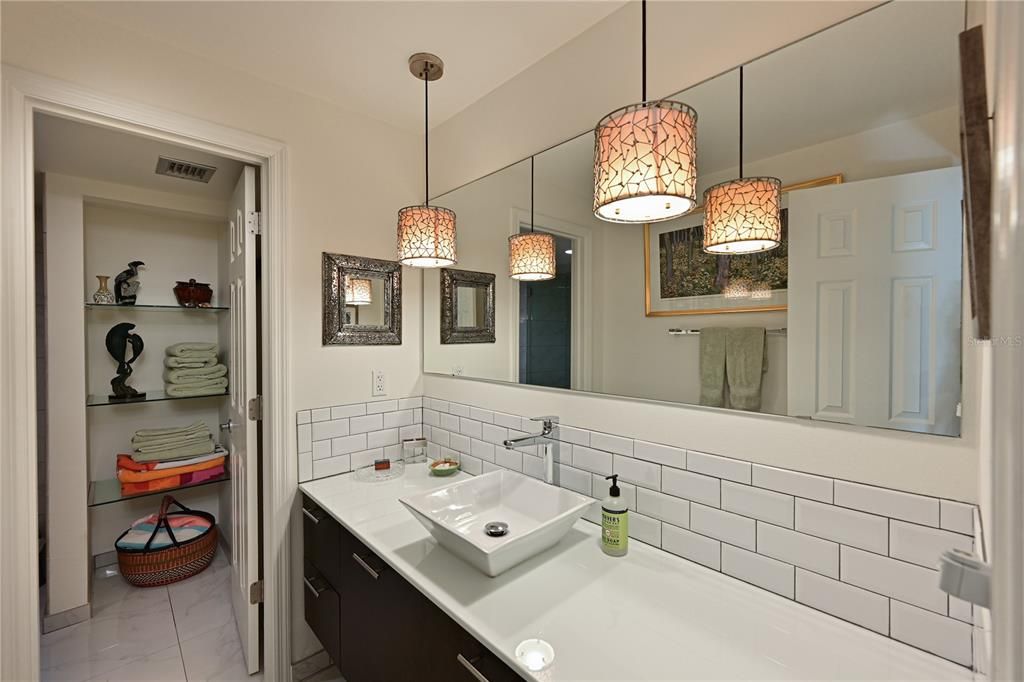 Active With Contract: $460,000 (2 beds, 2 baths, 1705 Square Feet)