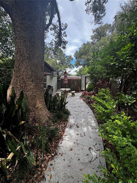 Recientemente alquilado: $1,400 (1 camas, 1 baños, 700 Pies cuadrados)