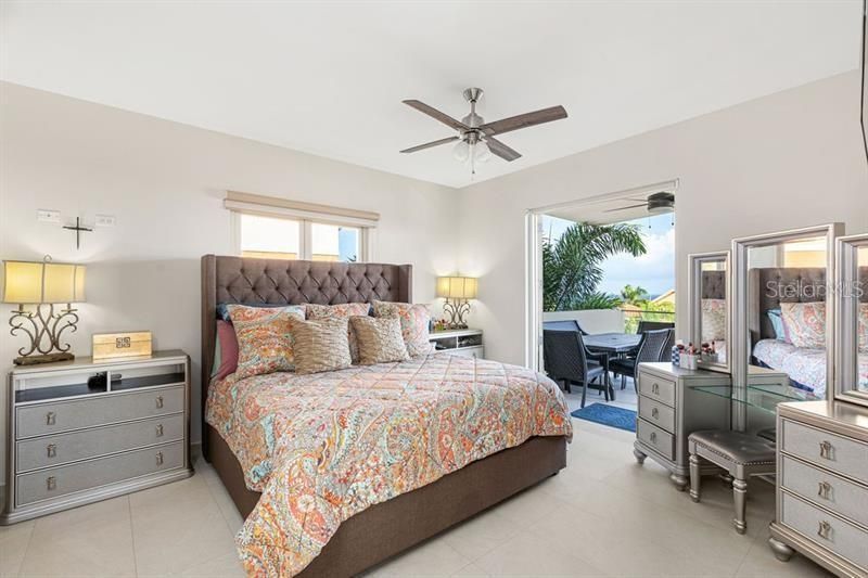 待售: $2,990,000 (3 贝兹, 2 浴室, 3800 平方英尺)