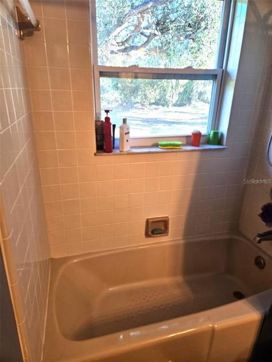 Activo con contrato: $185,000 (2 camas, 2 baños, 1092 Pies cuadrados)