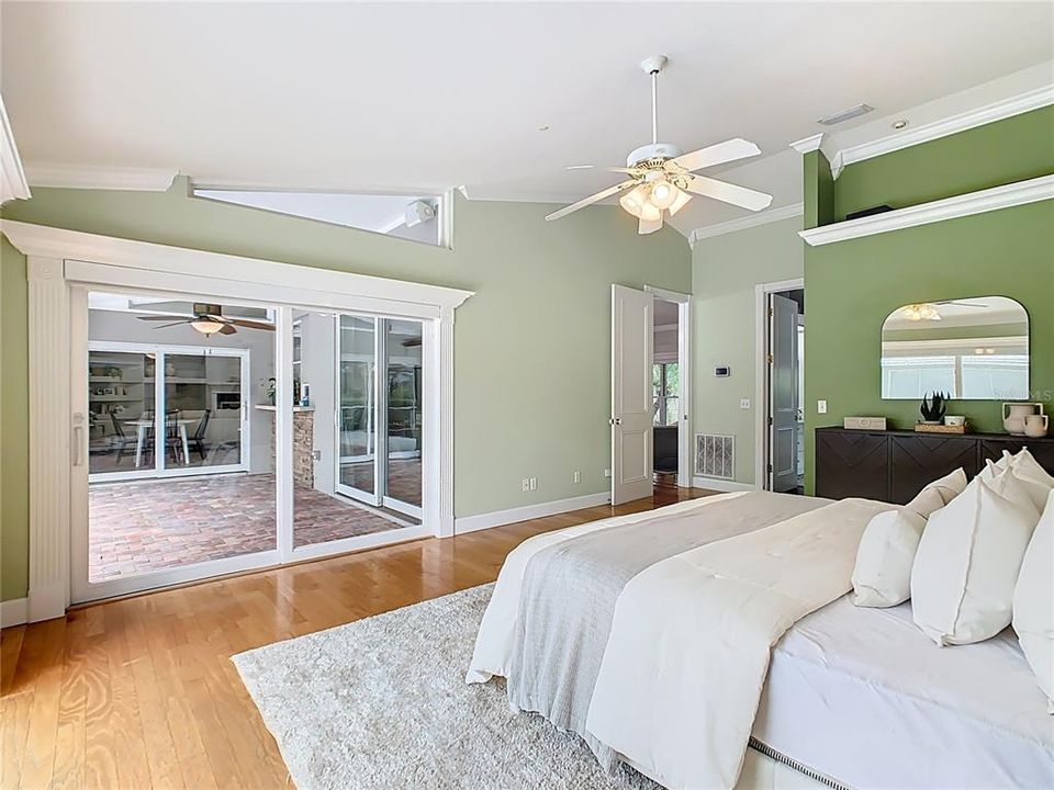 For Sale: $1,149,000 (5 beds, 4 baths, 4382 Square Feet)