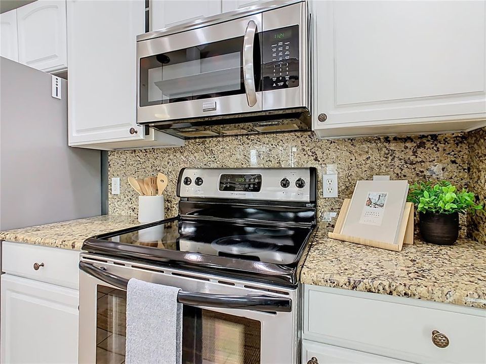 For Sale: $1,149,000 (5 beds, 4 baths, 4382 Square Feet)