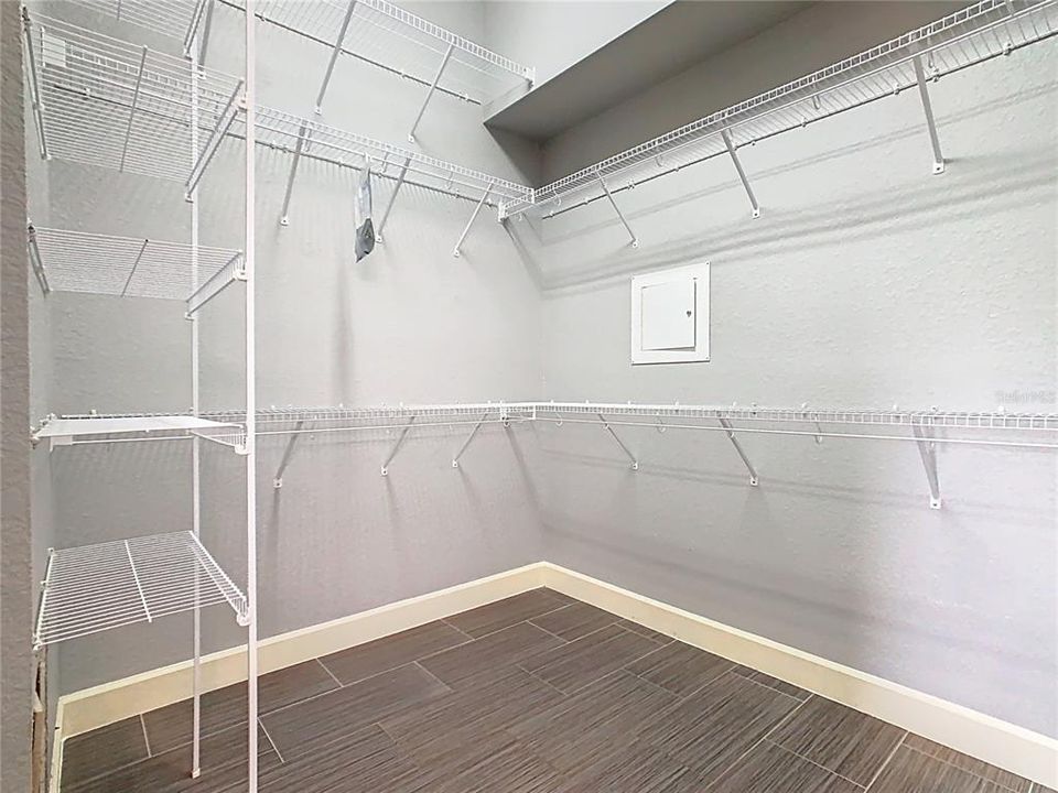 For Sale: $1,149,000 (5 beds, 4 baths, 4382 Square Feet)