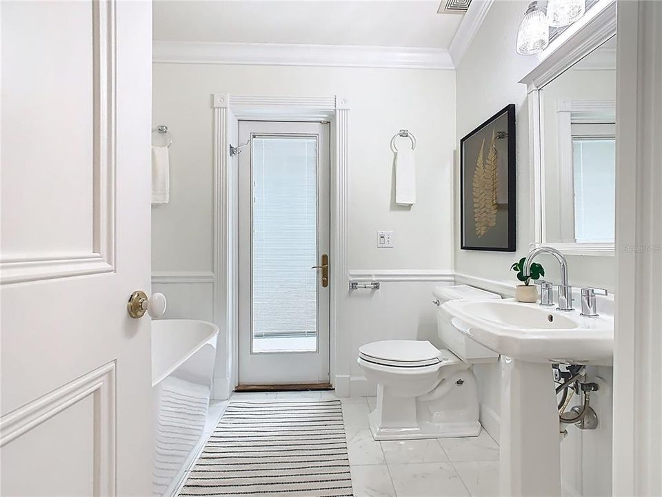 For Sale: $1,149,000 (5 beds, 4 baths, 4382 Square Feet)