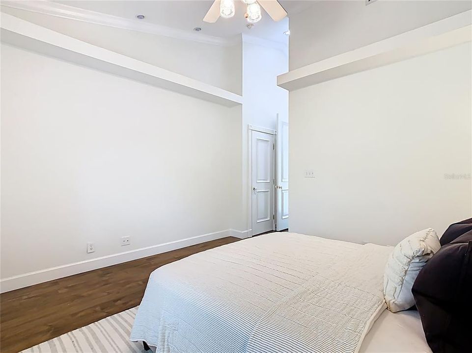 For Sale: $1,149,000 (5 beds, 4 baths, 4382 Square Feet)