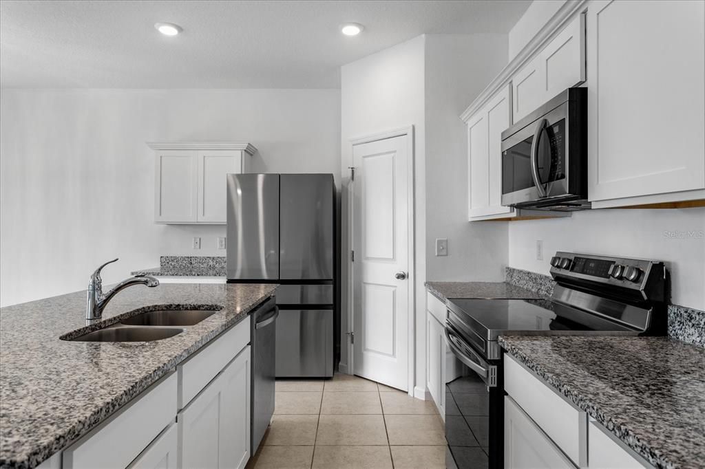 For Sale: $499,000 (4 beds, 3 baths, 2408 Square Feet)