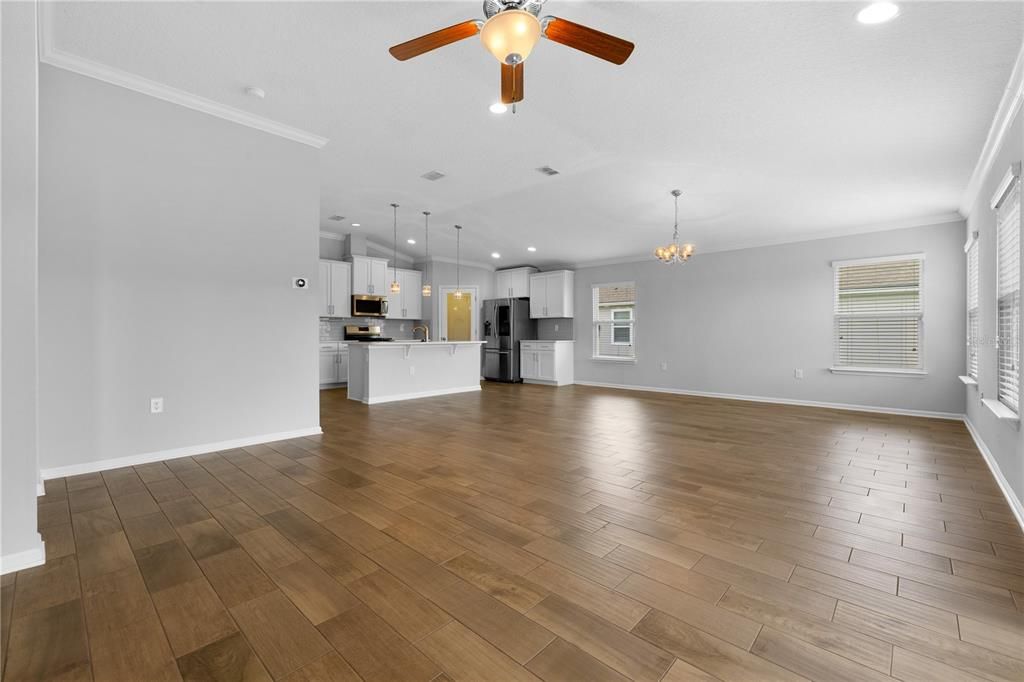 For Sale: $344,900 (4 beds, 2 baths, 1874 Square Feet)